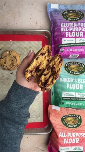 We’re baking up 3 delicious cookies using 3 different Nature’s Path Flours! (Yes, we make organic, tasty flour too! 😉) 🍪 Cookie 1: Baked using our All-Purpose Blend for the perfect chewy-soft combo. 🍪 Cookie 2: Baked using Certified Gluten-Free which has the added benefit of wholesome oat flour flavor. 🍪 Cookie 3: Baked using our Bakers Blend which is a mixture of white flour, organic sprouted whole grain wheat, spelt, and rye flours. Happy cozy baking season besties! 🔥 #NaturesPath #organi