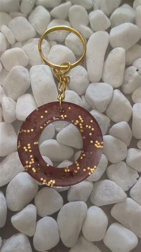 Handmade Resin alphabet key chains 🫶🩷✨🎀 #resinkeychain #yotubeshorts