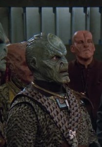 Babylon 5 S05:E03 - The Paragon of Animals