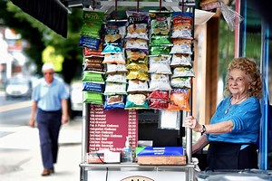 At 92, Hillsdale's Hot Dog Lady sells NJ's best hot dogs from a cart — rain or shine