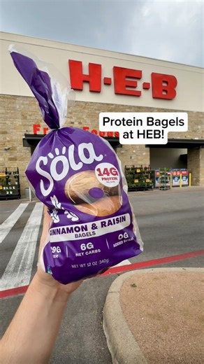 Emily Hill - Texas Grocery Finds on Instagram: "Sola has a new protein bagel flavor at @HEB! #sponsored @thesolacompany Cinnamon & Raisin Bagels are a better-for-you option with 14g protein, 29g fiber, 0 added sugar and 6g net carbs #solapartner #FeedYourPotential #solabagels #proteinbagel #heb #hebfinds #newatheb #texasfoodie #austinfoodie"
