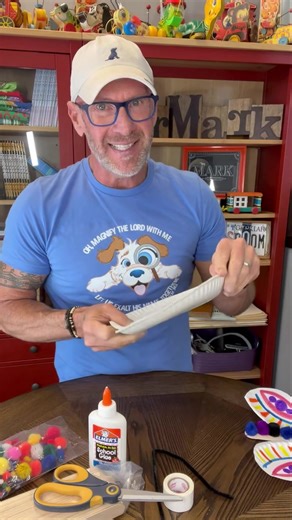 Here’s a simple butterfly craft your kids can make so you can display them in your classroom as summer or nature decorations!!! Enjoy! #vbs #craftingwithkids #butterflies #kidsmin #mmc | Mr. Mark's Classroom