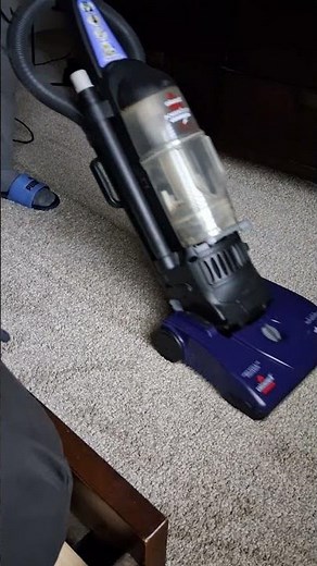 Vacuuming /w The Bissell Powerforce Bagless (Model 6579-3)