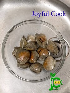 280K views · 2.8K reactions | HOW TO CLEAN & OPEN CLAMS | Joyful Cook | Facebook