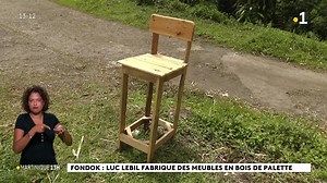 Cette semaine notre rubrique fondok nous emmène à Saint-Joseph à la rencontre de Luc Lebil. Il est menuisier de profession depuis 23 ans, et s’est lancé un nouveau défi il y a quelques années la construction de meubles en bois de palette. Luc Lebil travaille dans sa menuiserie du quartier Morne Bossu à Saint Joseph. | Martinique la 1ère