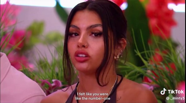 Chelley is up and in my opinion she needs to mature js and why are the girls tryna force the whole Chris and Chelley thing😏#loveisland #loveislandusa #fyp #chelley #foryoupage❤️❤️