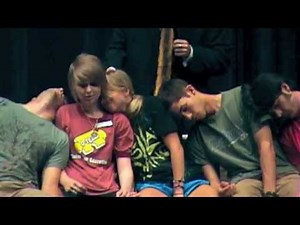 Campus Entertainment Hypnotist Shows with Erick Känd