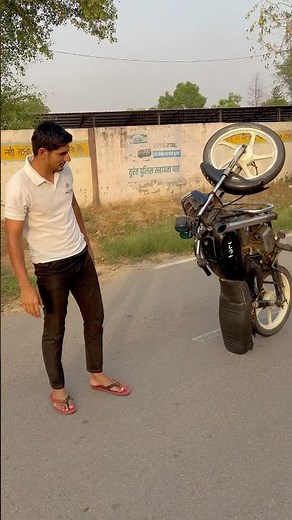 Brother from Rajasthan came to see the stunts of Splendor bike 😱
