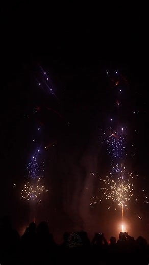 Pyroscheune starting their finale to hardstyle beats