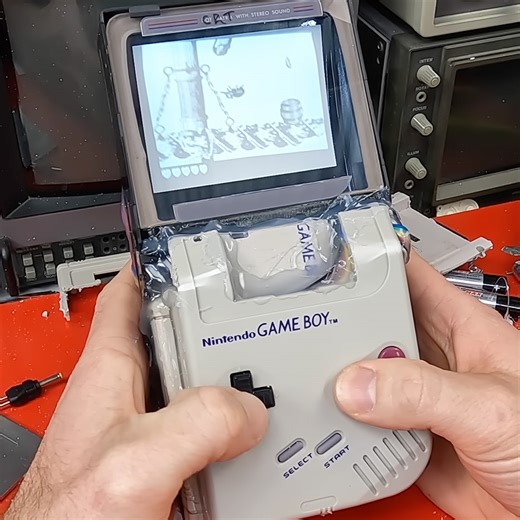 If Nintendo Made a Game Boy with a CRT Screen, Here's How it Might Have Looked