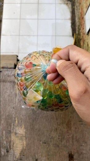 Experiment: Dropping water beads and water balloons from a height, do they explode?