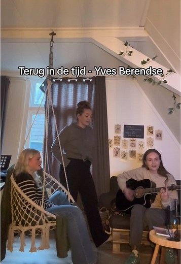 ⚠️Disclaimer: ik heb geen houten voet, dat lijkt alleen zo ;) #yvesberendse #terugindetijd #cover #harmony #singing #karaoke @carindaax @naomilandd