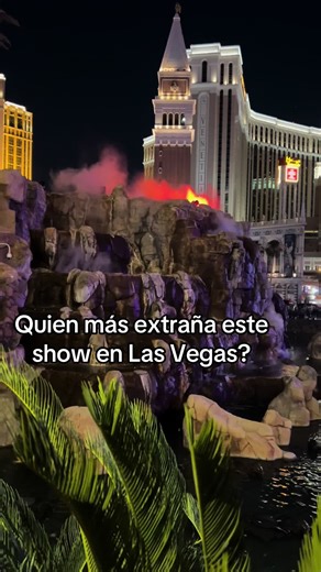 Que tiempos aquellos cuando íbamos a las Vegas a disfrutar de este show! Y después de ahí caminábamos a las fuentes del Bellaggio. #lasvegas #mirage #vegas #whattodoinvegas #fun