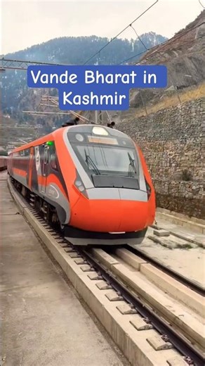 India’s Fastest Train Meets Paradise 🌿 | Vande Bharat in Kashmir