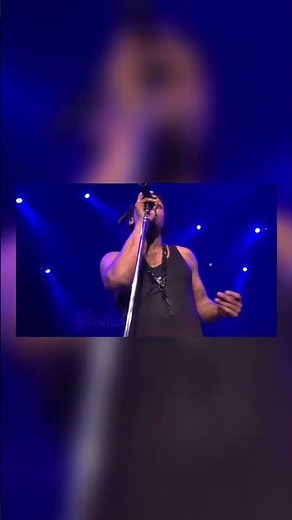 D’Angelo performing live in 2012, “Lady”