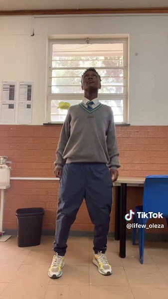 Dc:ME AND @retha_rrm3 🤣🫂 #SAMA28 #fouryou #fyppppppppppppppppppppppp #fypシ #dancechallenge #southafricatiktok🇿🇦 #trendingsong #trendingvideo #fyp #newdancechallenge @Ez.Maestro🦅