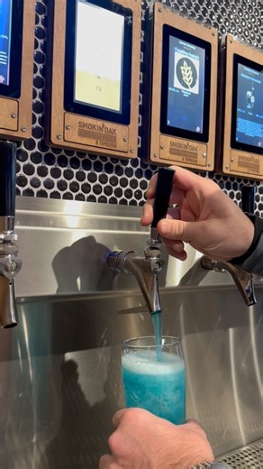 Experience the magic of SELF-POUR at @smokinoakbrooksville! 🍻✨Simply open a tab, get your bracelet, tap it on the wall, and immerse yourself into a world of options. Sample different beers, wines, and cocktails, or go all-in with a full-sized pour—all charged by the ounce. Swipe to see the system in action! | Micro Matic US - Beverage Dispensing