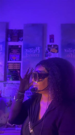 DANCING UNDER DISCO LIGHT 💫🤗💛⭐🤗 💫 #youtube #inspirationalquotes