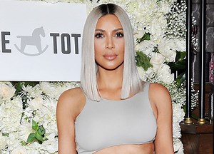 Can't Make It To The Salon! Here's How To Touch Up Your Roots At Home!