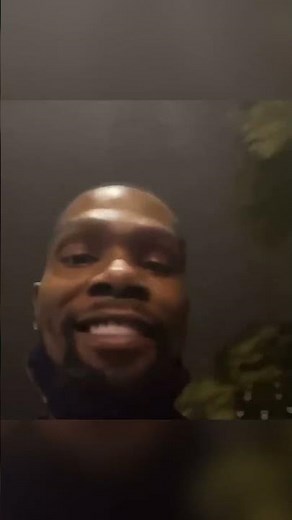 Brittney Griner Kisses Kevin Durant 😳