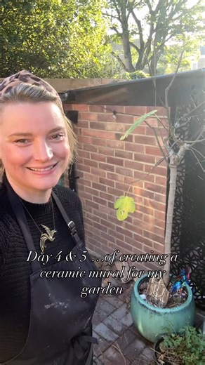 Day 4 & 5 – Finished! I finally managed to complete my mural today. I added some vegetation and texture, and it all came together. I used about 2,5 bags of clay and exhausted… but so, so happy how it turned out ❤️ Once the sculpting was done, it was time for the less glamorous part: tracing the whole design onto paper to create a map, numbering every single piece (all 249 of them!) so I can reassemble it later without losing my mind. Then came the drying process: the flat tiles are safely sandwi