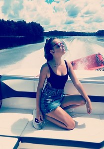 Millie Bobby Brown - Personal Pics 08/30/2018 • CelebMafia