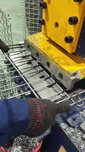 Wire Mesh Trimming Machine , wire mesh cutting machine for trimming excess frame#mesh #trimming