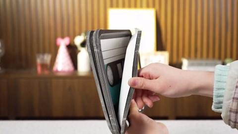 40PCS Cassette Tape Plates 70s 80s 90s Party Decorations 10 x 7 Inch Retro Square Paper Plates Tableware Music Themed Party Disposable Dinnerware for Retro Disco Hip Hop Kpop Theme Birthday Supplies