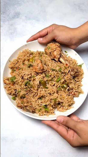 One pot spicy chicken rice 🍲#onepotmeal #spicy #chicken #rice #easyrecipe #food #foodie #2026