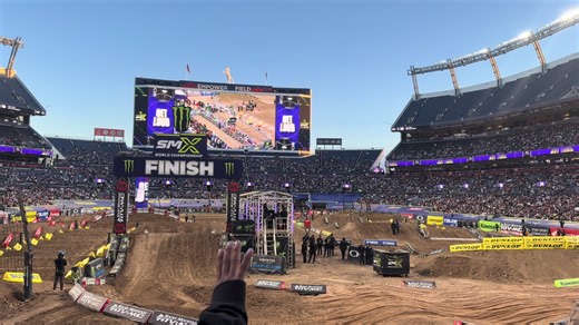 AMA SUPERCROOS DENVER COLORADO #motocrosslife ##supercross #motocrooss #supermotocross @Carolina Guzmán @Espartaco Nuñez Aponte @Helen Llanillo @Sifu Argimiro Nunez @marianoworldviewasl @Amet narine @🇻🇪💯Nehomar Cedeño💯🇻🇪 @Gustavo Caro Porras @carnalito22 @ILDOMAR12