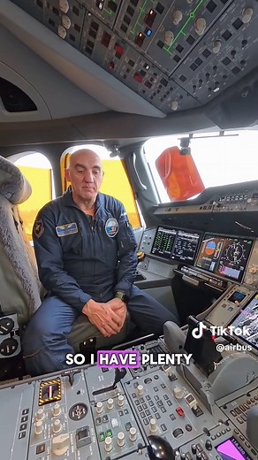 Explore the A350 Cockpit: A Unique Inside Look