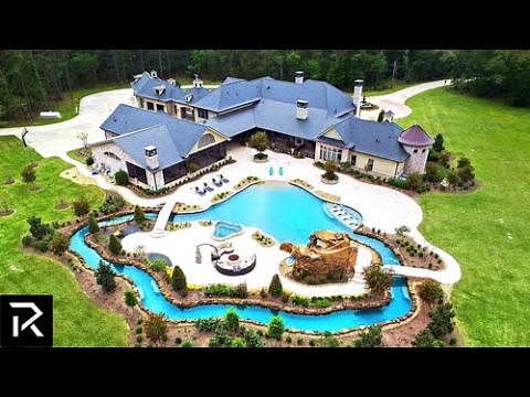 Mansions With Backyard Water Parks