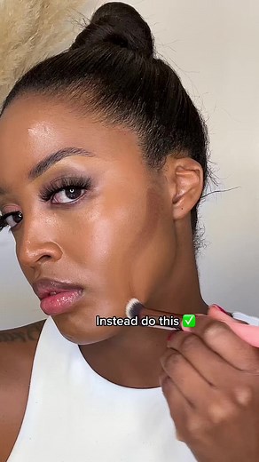 How to Achieve Model Cheekbones with Contouring Tutorial