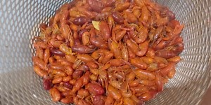 Local crawfish prices begin to fall in seafood businesses