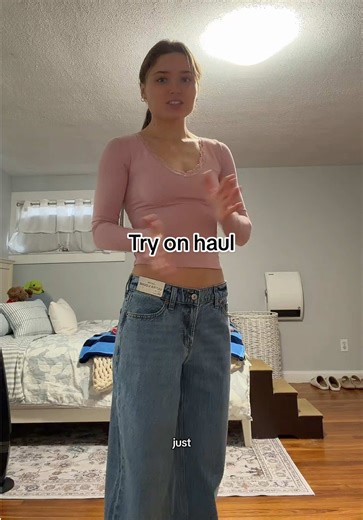 Sorry for the delay!! I recorded this NYE, but this time last year was officially when I decided I was going to change my life and stick to it! Even though I was never wildly overweight or unhealthy, I knew I wasn’t living up to my fullest potential and that killed me. I knew I needed to change my poor habits for good and you can too, happy new years guys💝🥳💪🔥