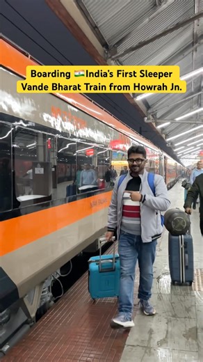 Boarding 🇮🇳India’s First Sleeper Vande Bharat Train from Howrah Jn.