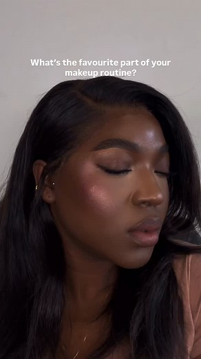 Blending is one of the MOST important part of my make up routine. The wrong tool or stop can ruin the whole creation process. To get a seamless and creaseless blend I use a blending brush or a damp beauty blender. Let me know if you want a detailed tutorial on how to achieve a creaseless and smooth under eyes. . . . . . . #makeup #makeuptips #makeuptutorial #blendingbrush #blending #blackgirlmakeup #makeupideas | Lami Philips | Facebook