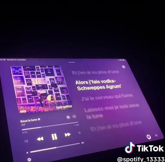 Sous la Lune : Les Vibes de Jul en Rap Français