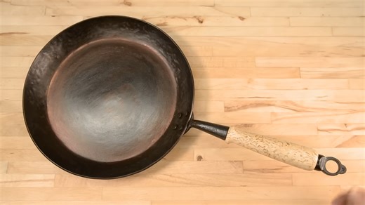 How one man forged a beautiful iron frying pan by hand