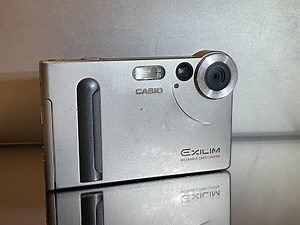 Casio Exilim EXS1 Digital Camera: A Revolutionary Snapshot of History