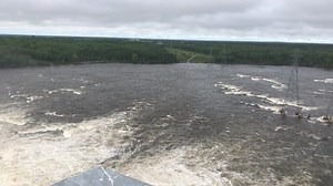 2022 flood fall update: Water levels on Lake Winnipeg remain high from record precipitation this spring. Levels have gradually fallen since the mid-July peak of 717.5 feet above sea level (ASL) and are currently forecast to drop below 715 feet ASL prior to winter freeze-up in late fall. Read the full update on our blog: https://www.hydro.mb.ca/articles/2022/09/2022_flood_fall_update/ | Manitoba Hydro