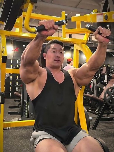 MACHINE CHEST PRESS WORKOUT🔥💯