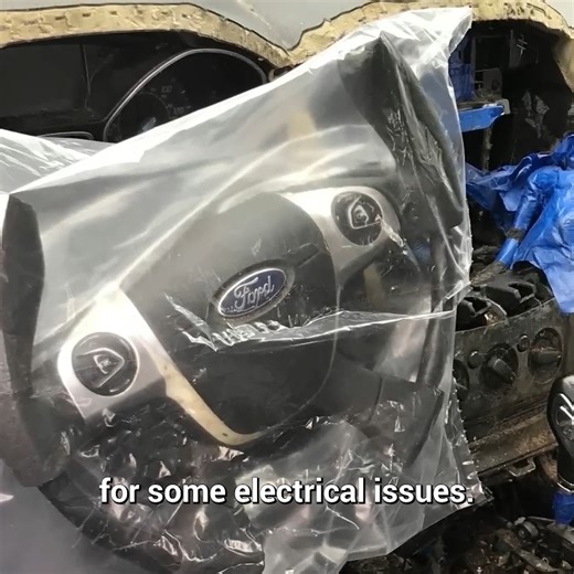 867K views · 2K reactions | The technician was surprised by this vehicle's interior! 廊 #cars #carinterior #surprised #technician #reelsfb | Just Rolled In | Facebook