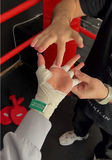 How to Wrap Boxing Handwraps for Training