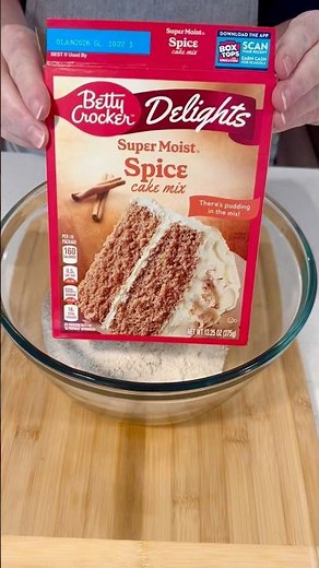 Spiced Apple Pie Cake Bars 🍎 | Easy Fall Dessert Recipe #shorts