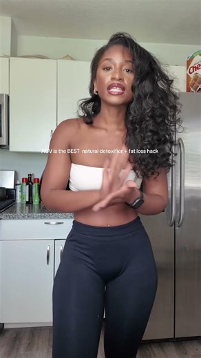 The BEST holistic hack for weight loss #bloatingtips #fatlosstips #weightlosstipsforwomen #acv
