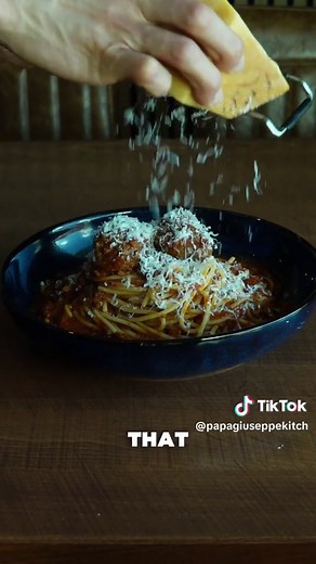 🤌🏼 #PapaGiuseppes #edmonton #macewan #pizza #italianrestaurant #Pinsa #yeg