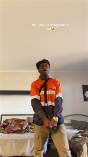 NLE Choppa Dance Videos: Legs Shaking in Pound Town