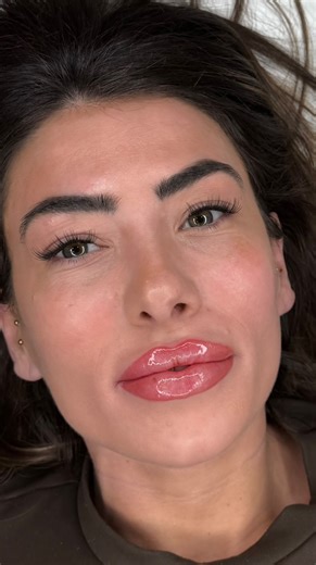 CHLOE ANDERSON on Instagram: "HERE YOU GO - IM IN LOVEEEEEE I JUST SIMPLY COULD NOT WAIT TO POST THESE These are from today and I am absolutely over the moon with how they came out. I genuinely love doing this treatment so, so, so much. I still have model slots for next week — I’ve got a full range of colours and would LOVE to get a few more models in before the price rises to £350. Right now you can grab a model slot for £150. Do you have no pigment in your lips? Does your pigment look faded or