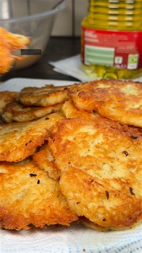 Traditional Latvian potato pancakes. For 2 kilograms of potatoes: four eggs, salt and potato seasoning to taste. Fry in hot oil over low heat. #драники #potatopancakes #картофельныеблины #latvianfood #домашняяготовка #homemadefood #кулинариЯ #cookingathome #foodlove #вкусно #yummy #рецепт #recipe #foodblogger #кухнялатвии #latvian cuisine #картошка #potato #comfortfood #easyrecipe #tasty | Homemade food
